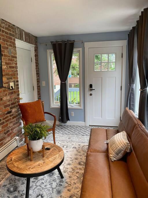 Unique & Peaceful Boston Home Bagian luar foto