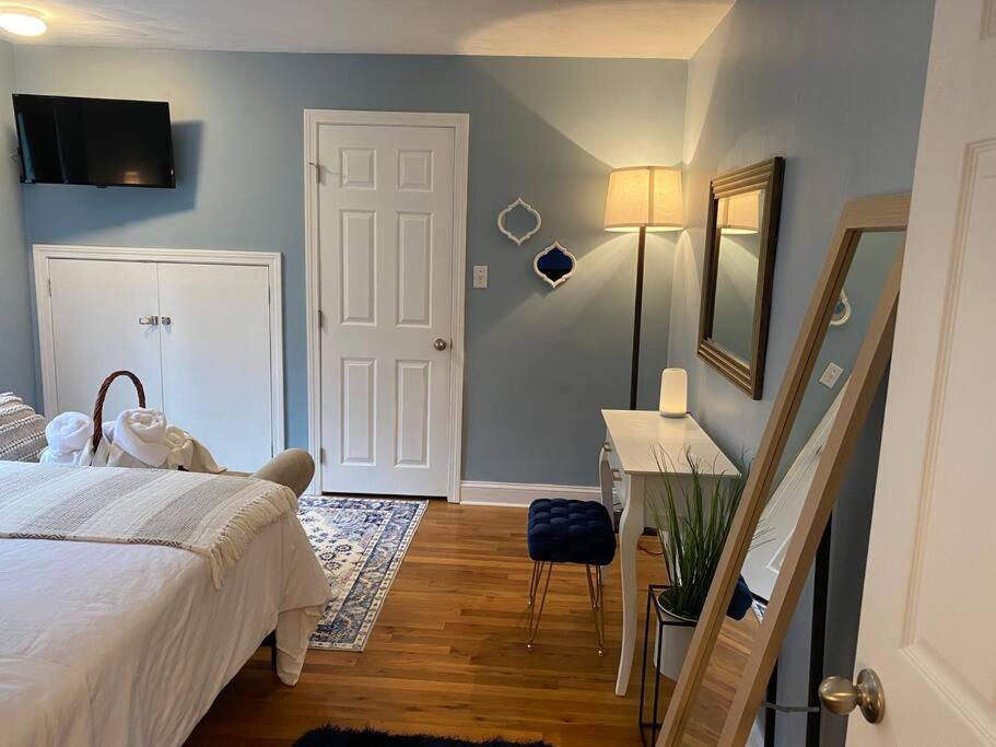 Unique & Peaceful Boston Home Bagian luar foto