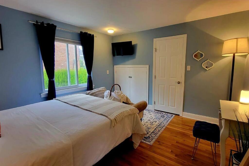 Unique & Peaceful Boston Home Bagian luar foto