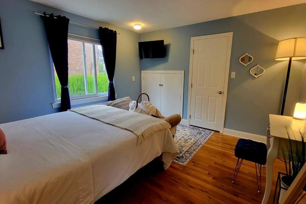 Unique & Peaceful Boston Home Bagian luar foto